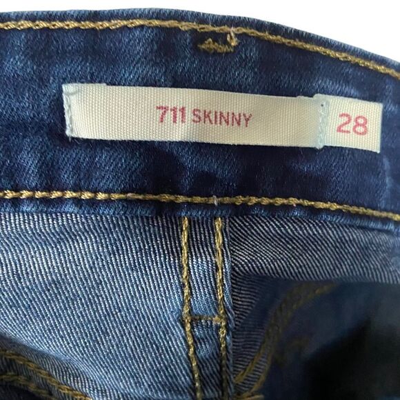 Levi’s 711 Mid Rise Skinny Jeans - Picture 3 of 3